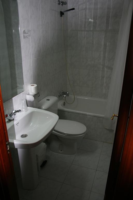 Hostal Puente De Piedra 사라고사 객실 사진